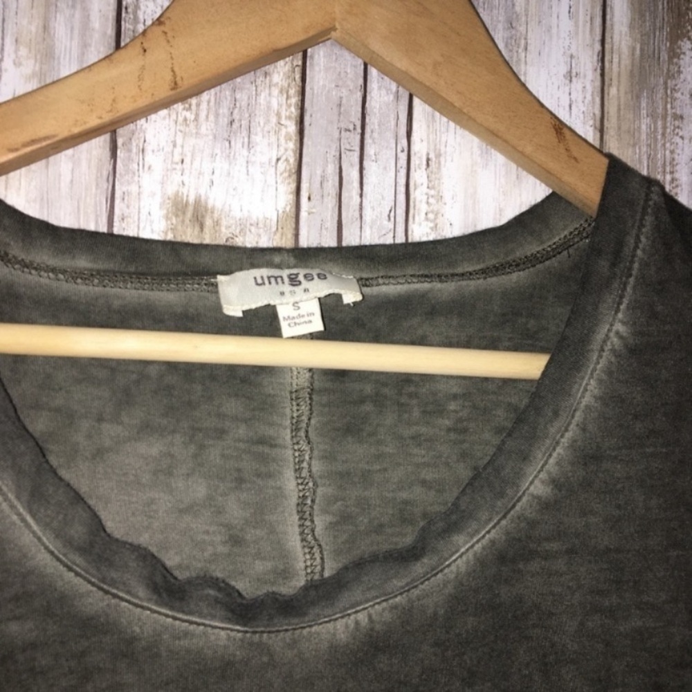 Umgee Dusty Green Blouse - Picture 3 of 4